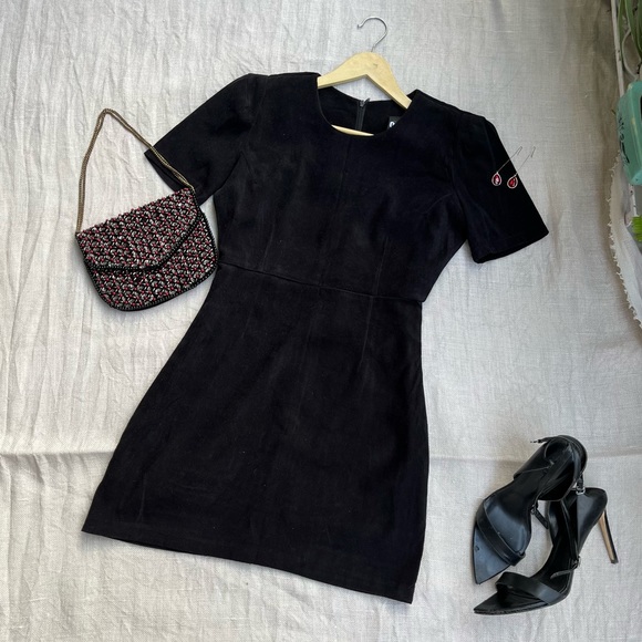 Dresses & Skirts - SOLD ❌ Black Velvety Mini Dress